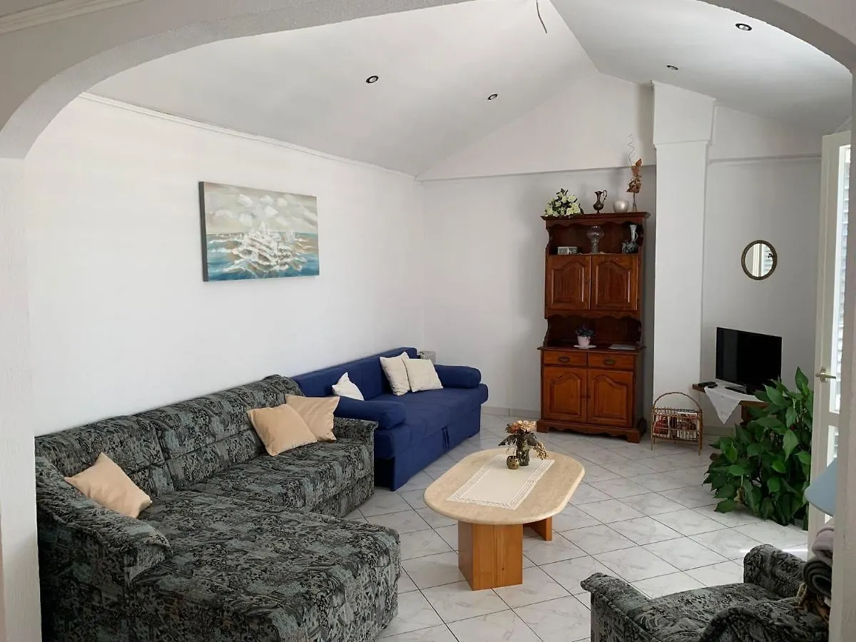 Apartments Pahljina Palit